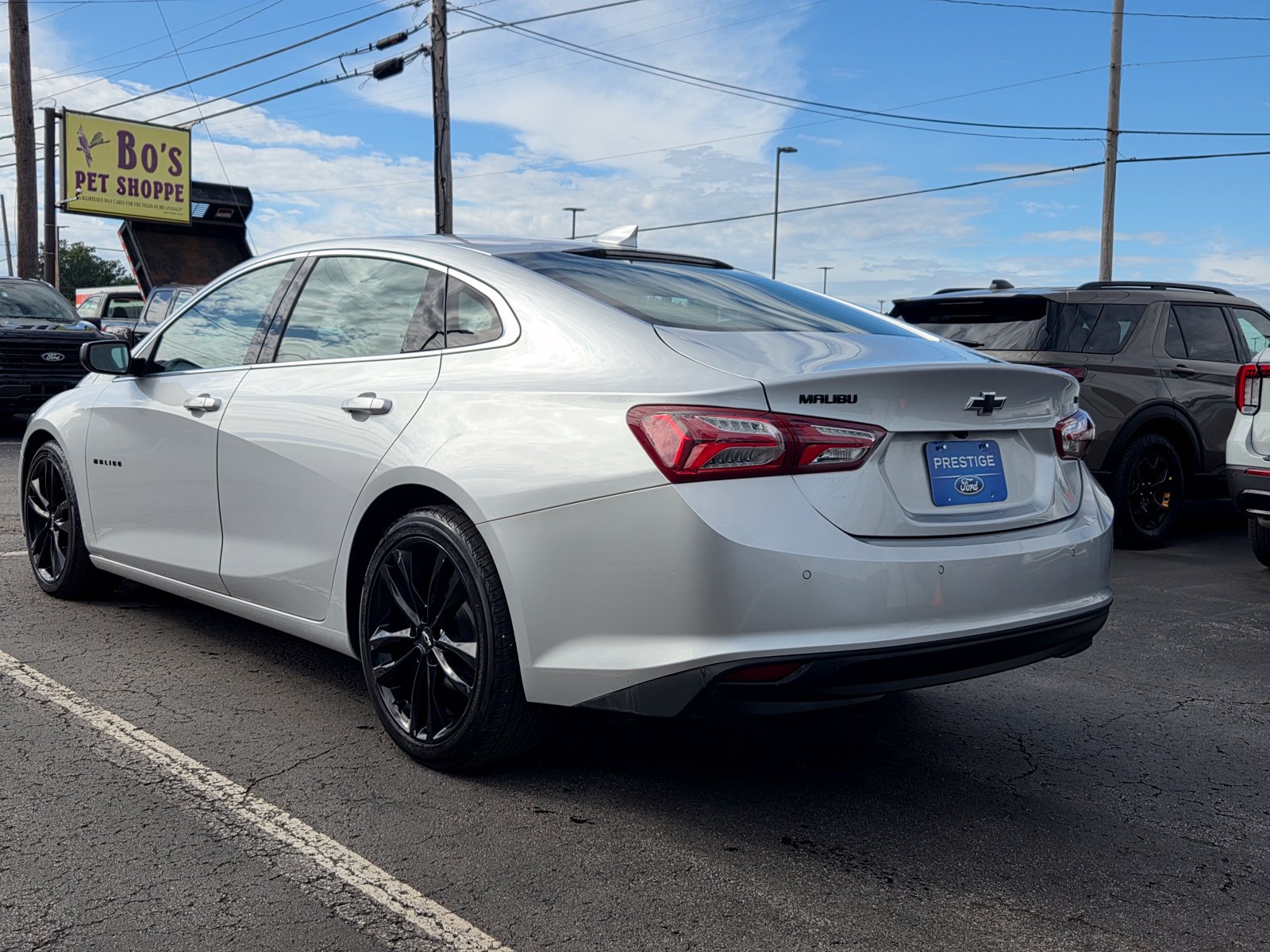 Used 2021 Chevrolet Malibu LT w/ Leather Package FWD image 5