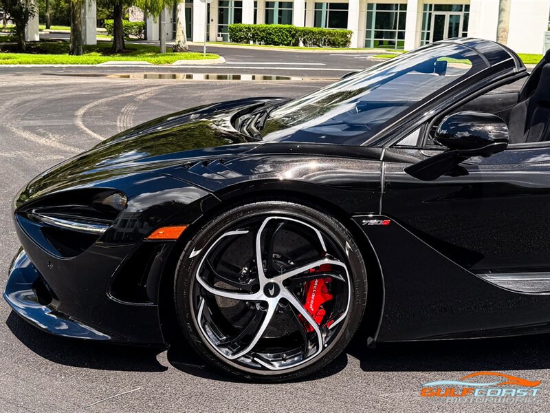 Used 2024 McLaren 750S Spider RWD image 38