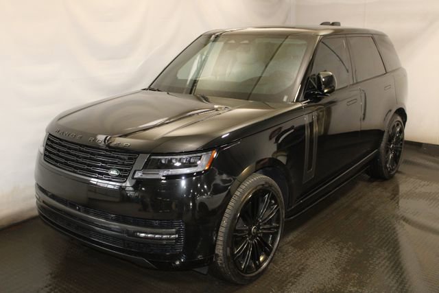 Used 2025 Land Rover Range Rover SE image 1