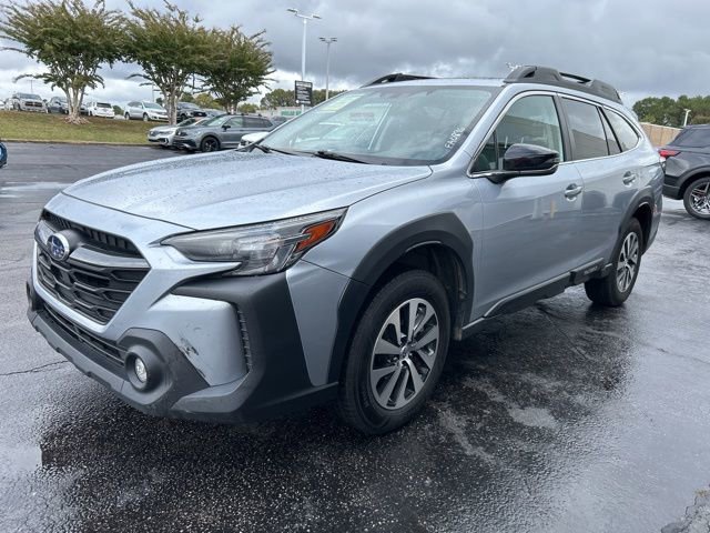 Used 2023 Subaru Outback Premium AWD/4WD image 1