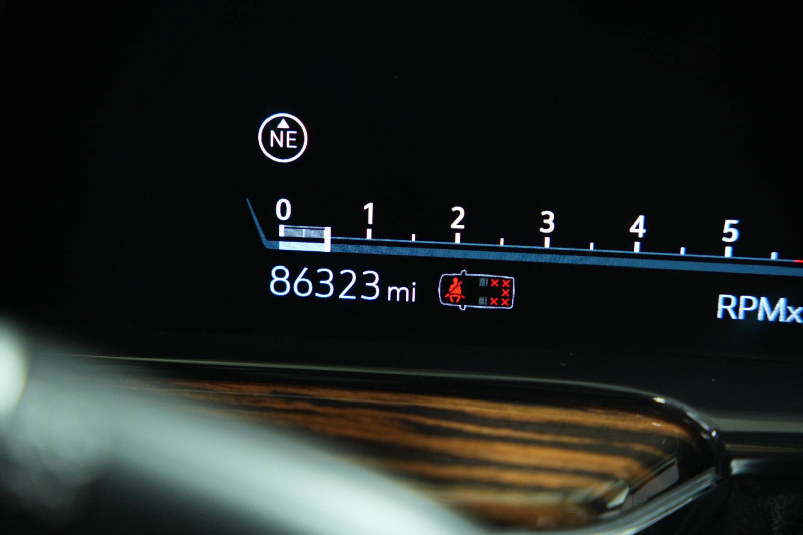 Used 2022 Cadillac Escalade Premium Luxury w/ Performance Package image 33