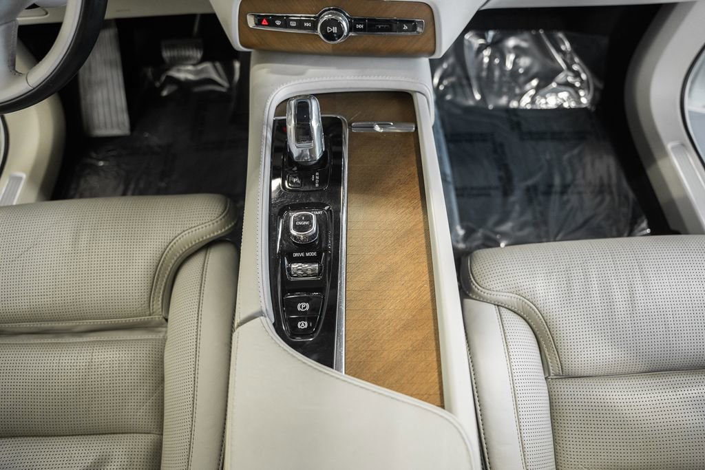 Used 2017 Volvo XC90 T8 Inscription w/ Luxury Package AWD/4WD image 27