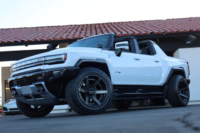 Used 2022 GMC Hummer EV Edition 1 w/ LPO, Illumination Package AWD/4WD image 3