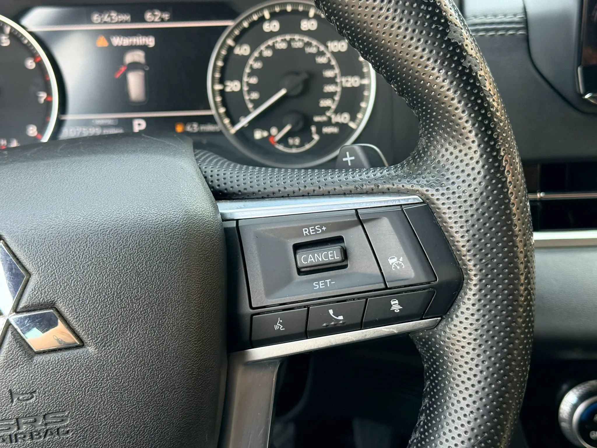 Used 2022 Mitsubishi Outlander SE image 23