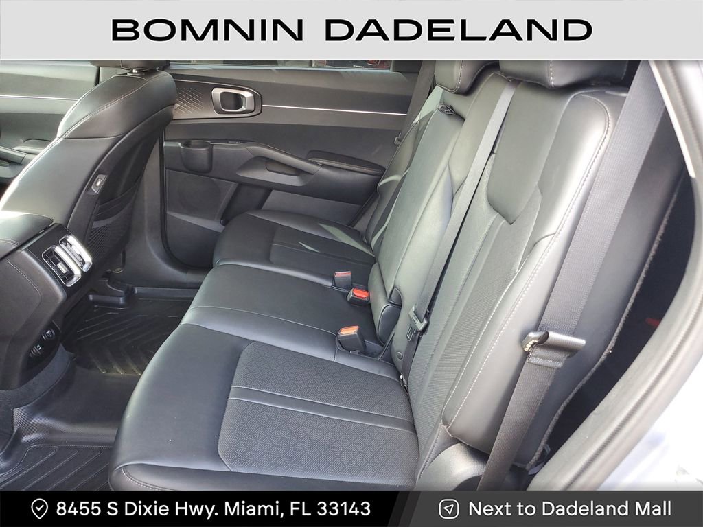 Used 2022 Kia Sorento S image 12