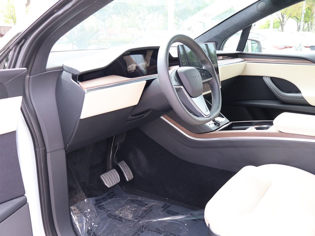 Used 2023 Tesla Model X AWD/4WD image 25
