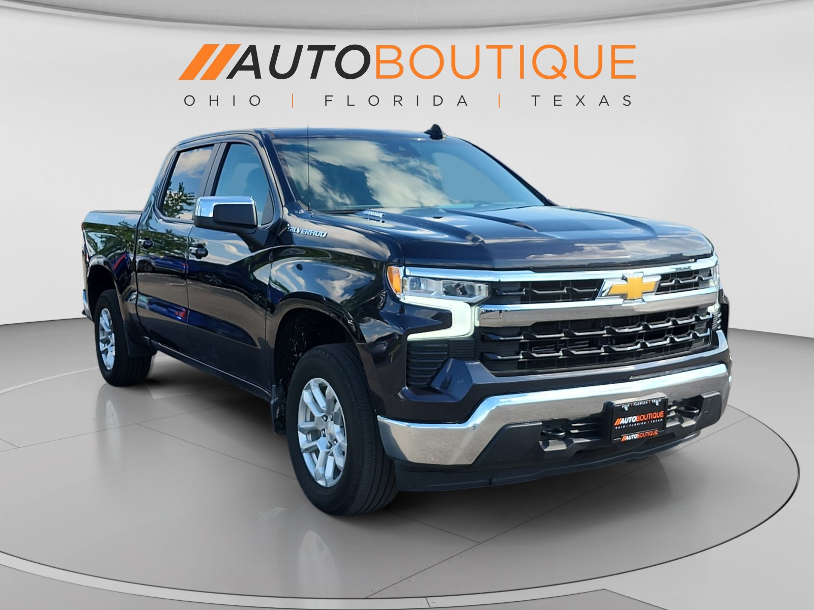 Used 2024 Chevrolet Silverado 1500 LT AWD/4WD image 7