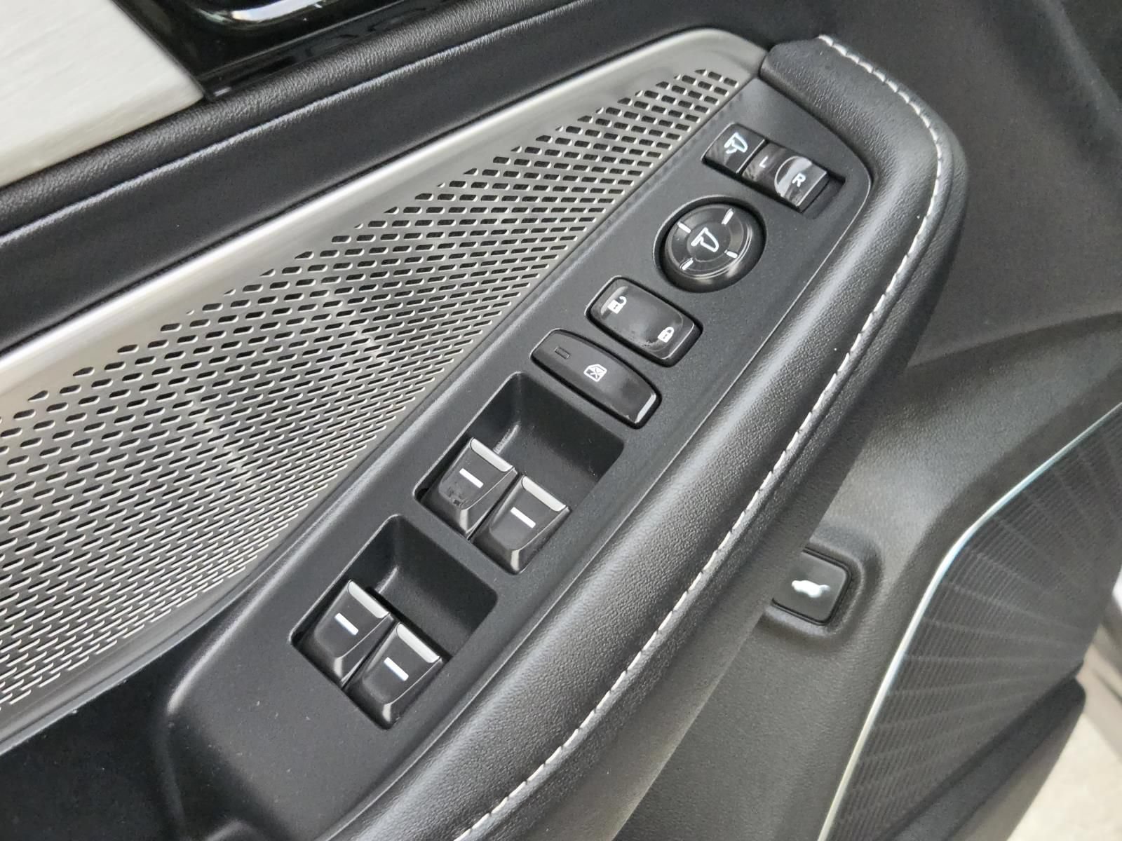 Used 2024 Acura MDX w/ Technology Package FWD image 16
