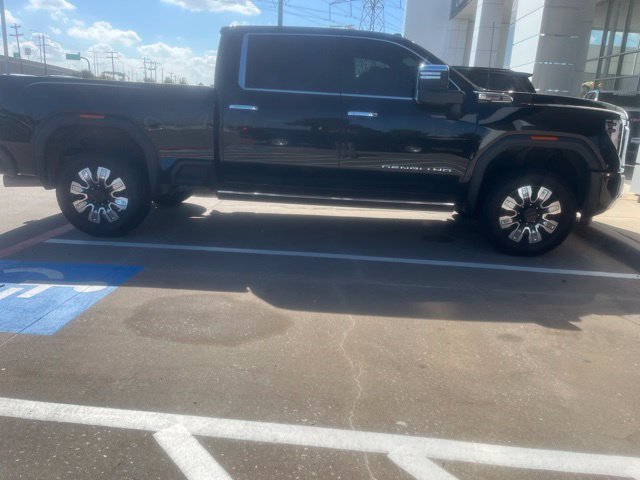 Used 2024 GMC Sierra 2500 Denali w/ Denali Reserve Package AWD/4WD image 4