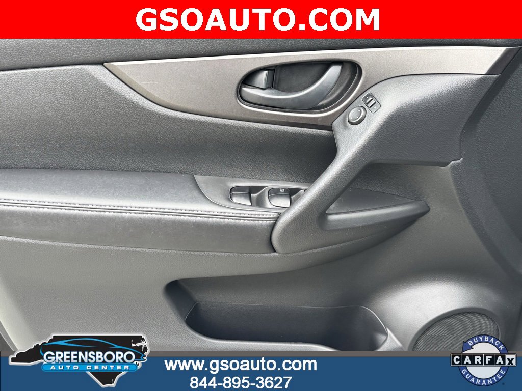 Used 2018 Nissan Rogue Sport S image 12