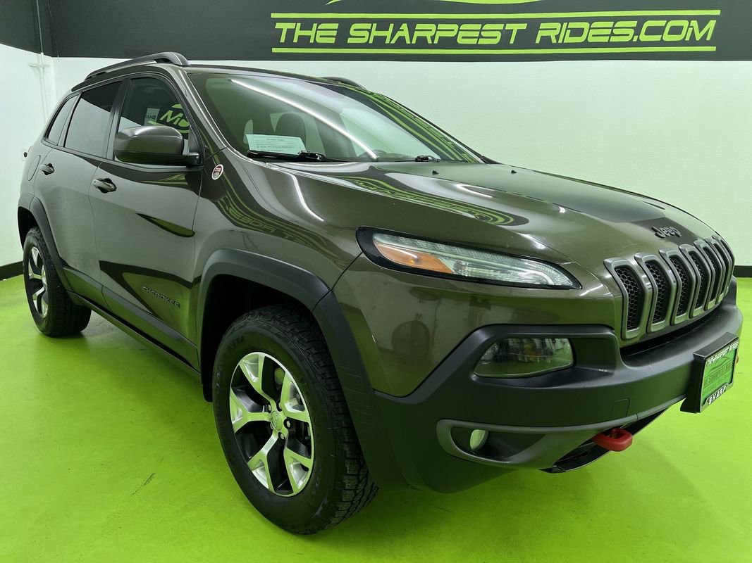 Used 2014 Jeep Cherokee Trailhawk w/ Comfort/Convenience Group AWD/4WD image 2