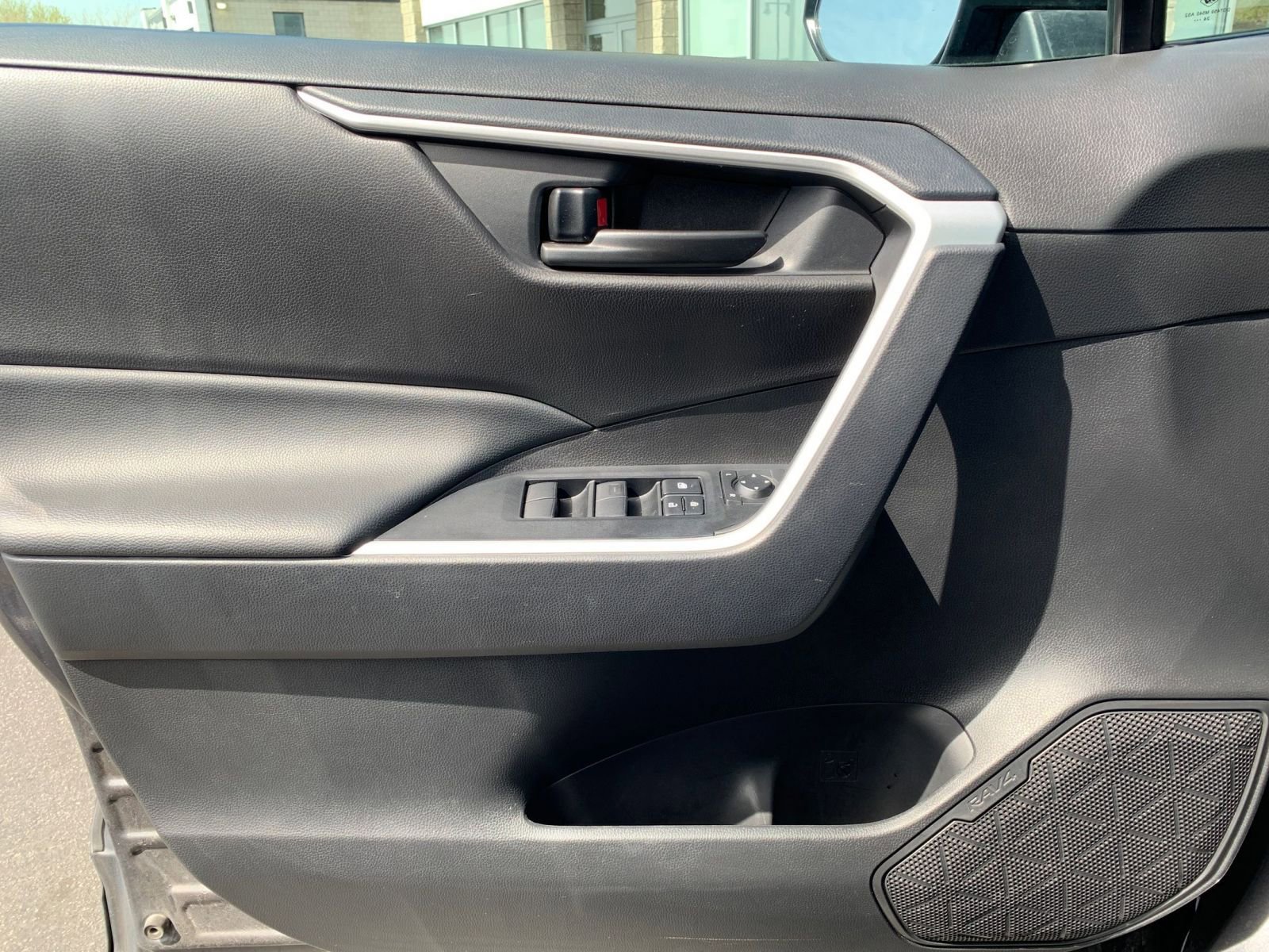 Used 2025 Toyota RAV4 LE image 18