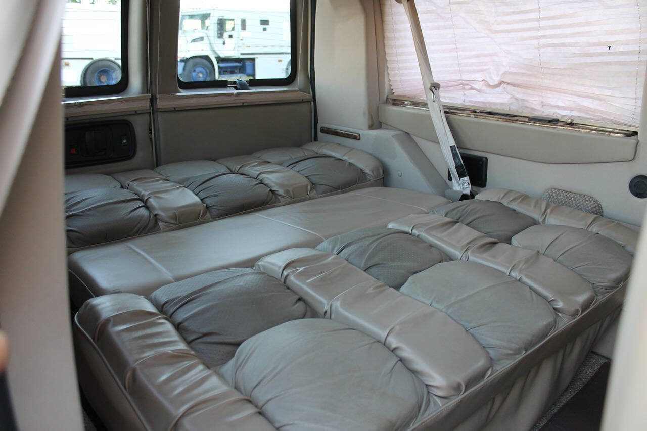 Used 2006 Chevrolet Express 1500 RWD image 45