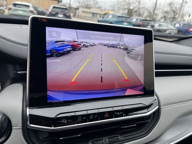 Used 2023 Jeep Compass Limited image 25