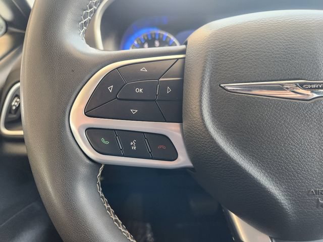 Used 2025 Chrysler Pacifica Select FWD image 29