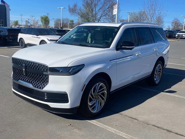New 2026 Lincoln Navigator Reserve AWD/4WD image 3