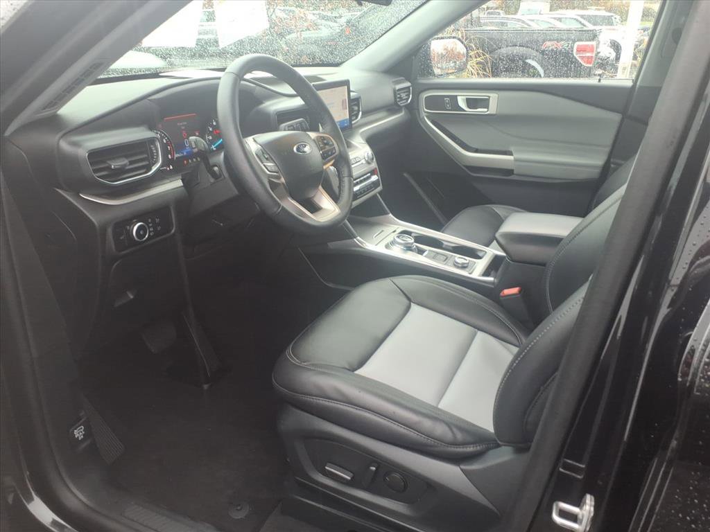 Certified 2023 Ford Explorer XLT w/ Equipment Group 202A image 13