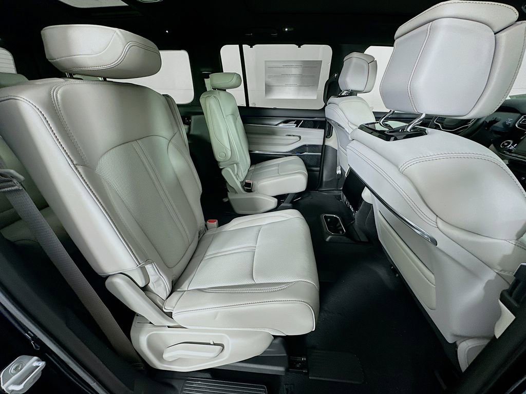 New 2026 Jeep Grand Wagoneer Summit image 36