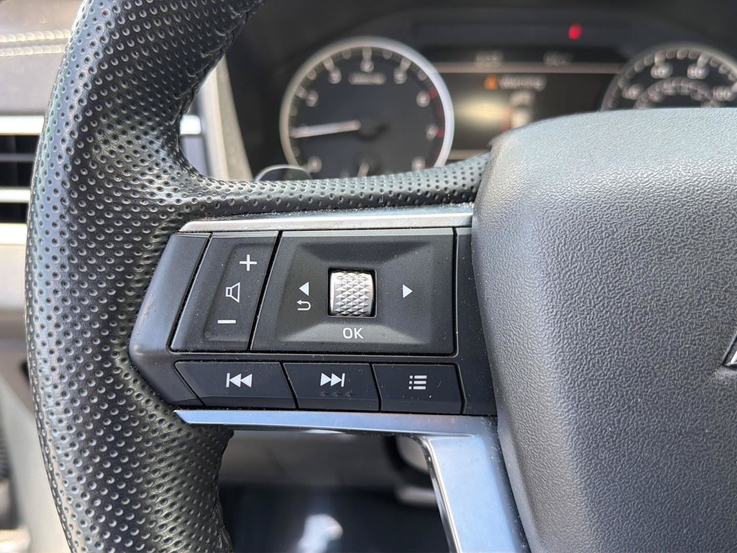 Used 2024 Mitsubishi Outlander SE FWD image 21