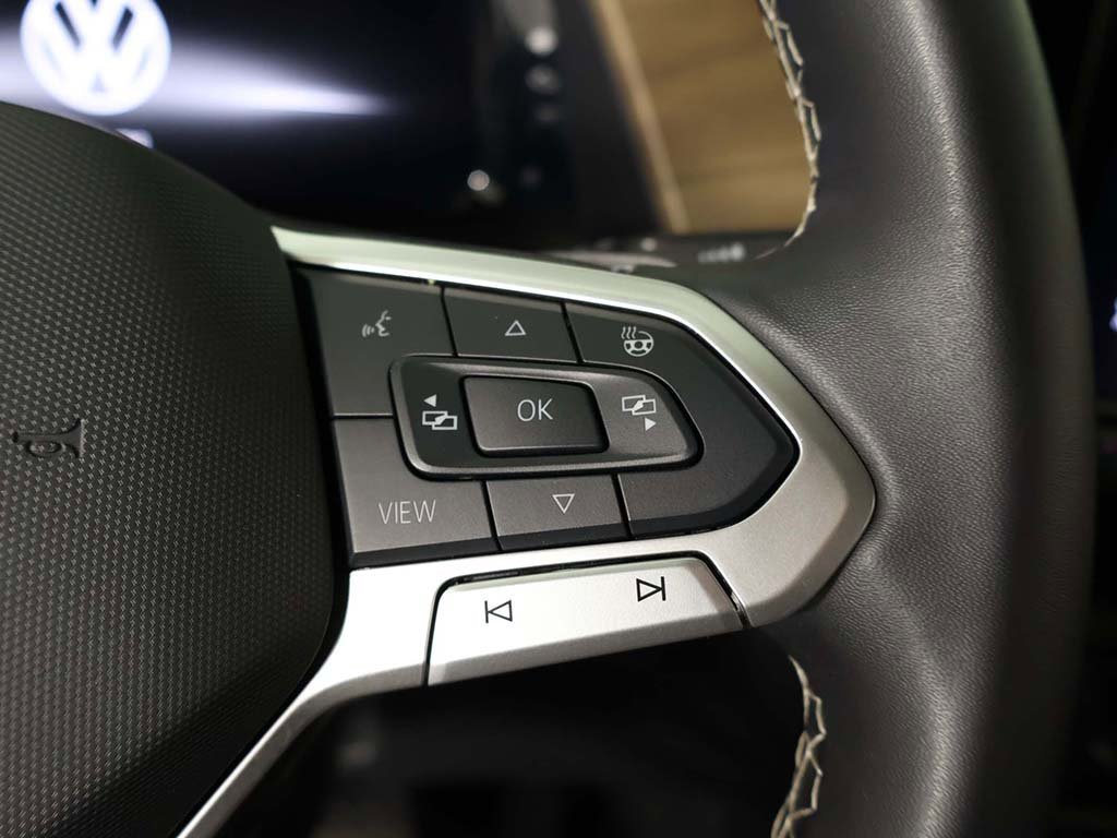 Used 2024 Volkswagen Atlas SE image 44