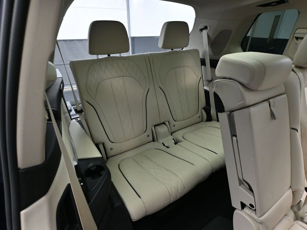 Used 2023 BMW X7 xDrive40i w/ Executive Package image 54