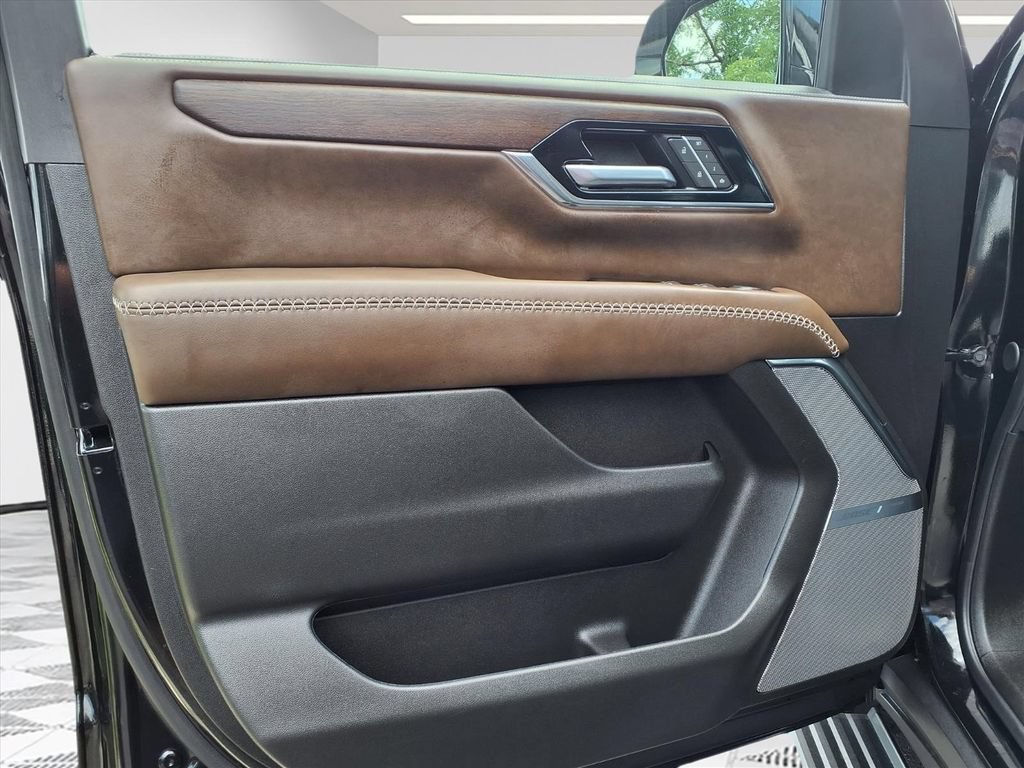 Certified 2026 GMC Yukon XL Denali Ultimate AWD/4WD image 11