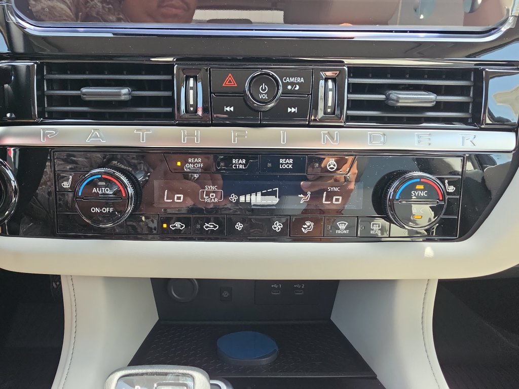 New 2026 Nissan Pathfinder SL FWD image 17