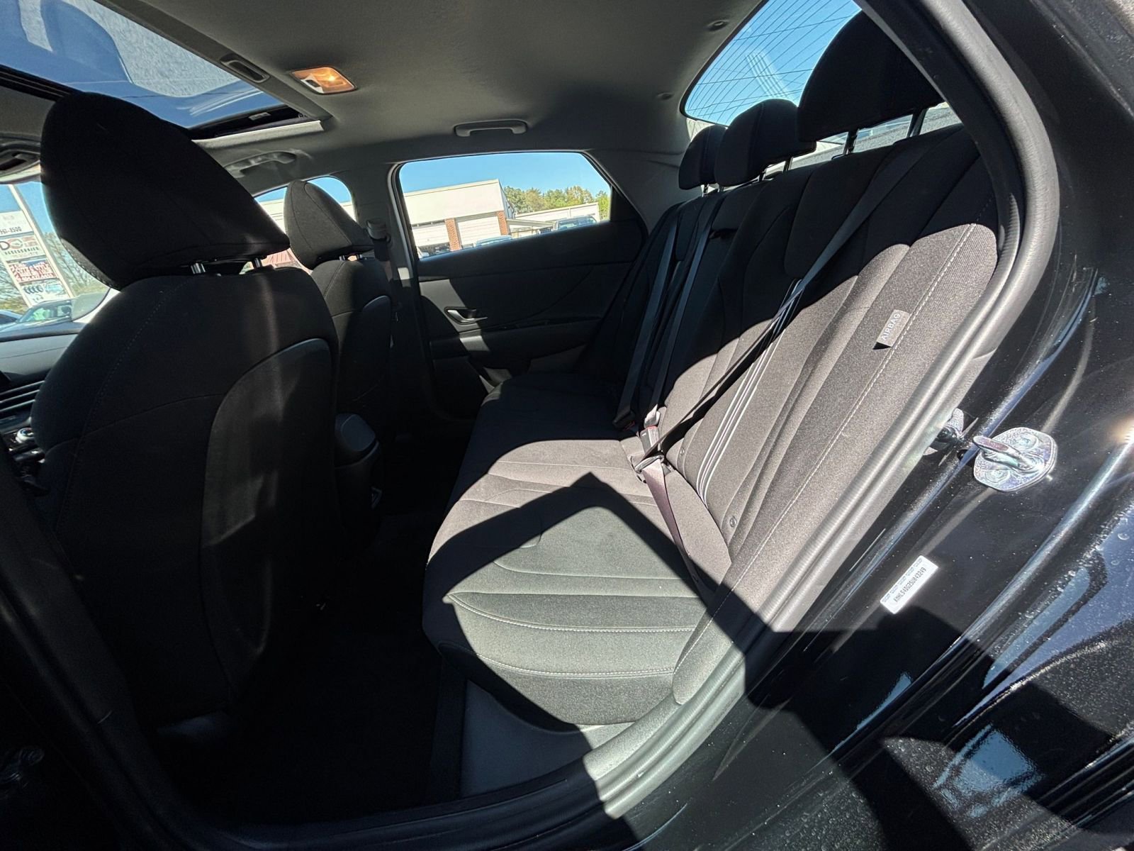 Used 2025 Hyundai Elantra SEL image 32