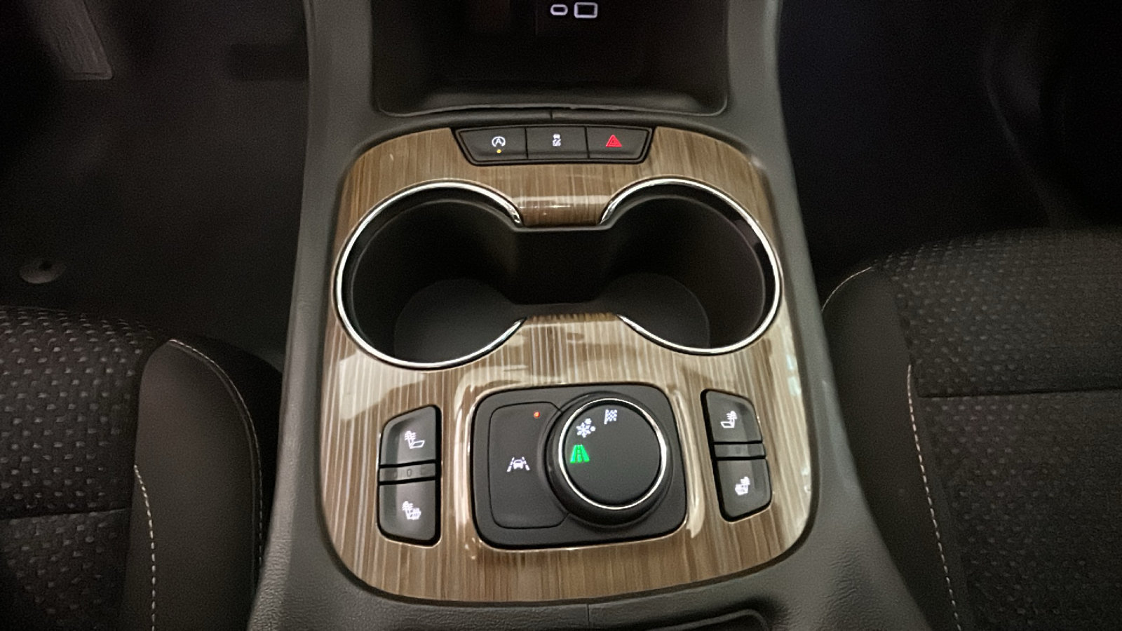 Used 2023 GMC Acadia SLE w/ Driver Convenience Package FWD image 26