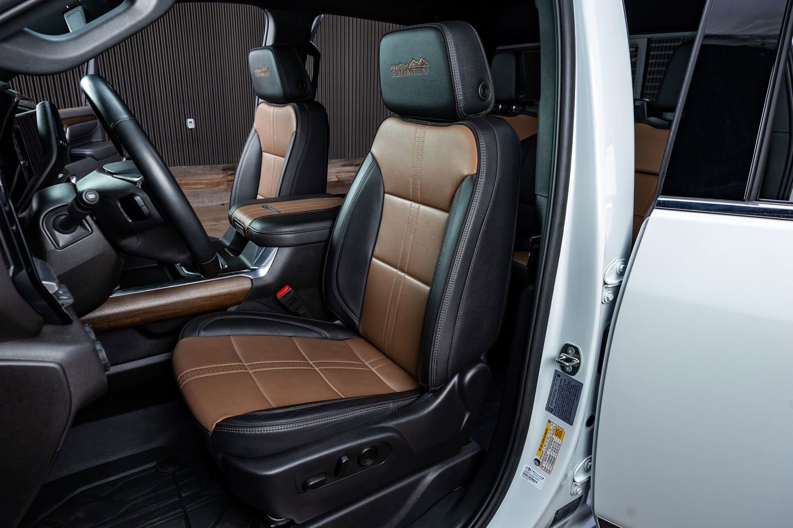 Used 2024 Chevrolet Silverado 3500 High Country w/ High Country Premium Package image 30