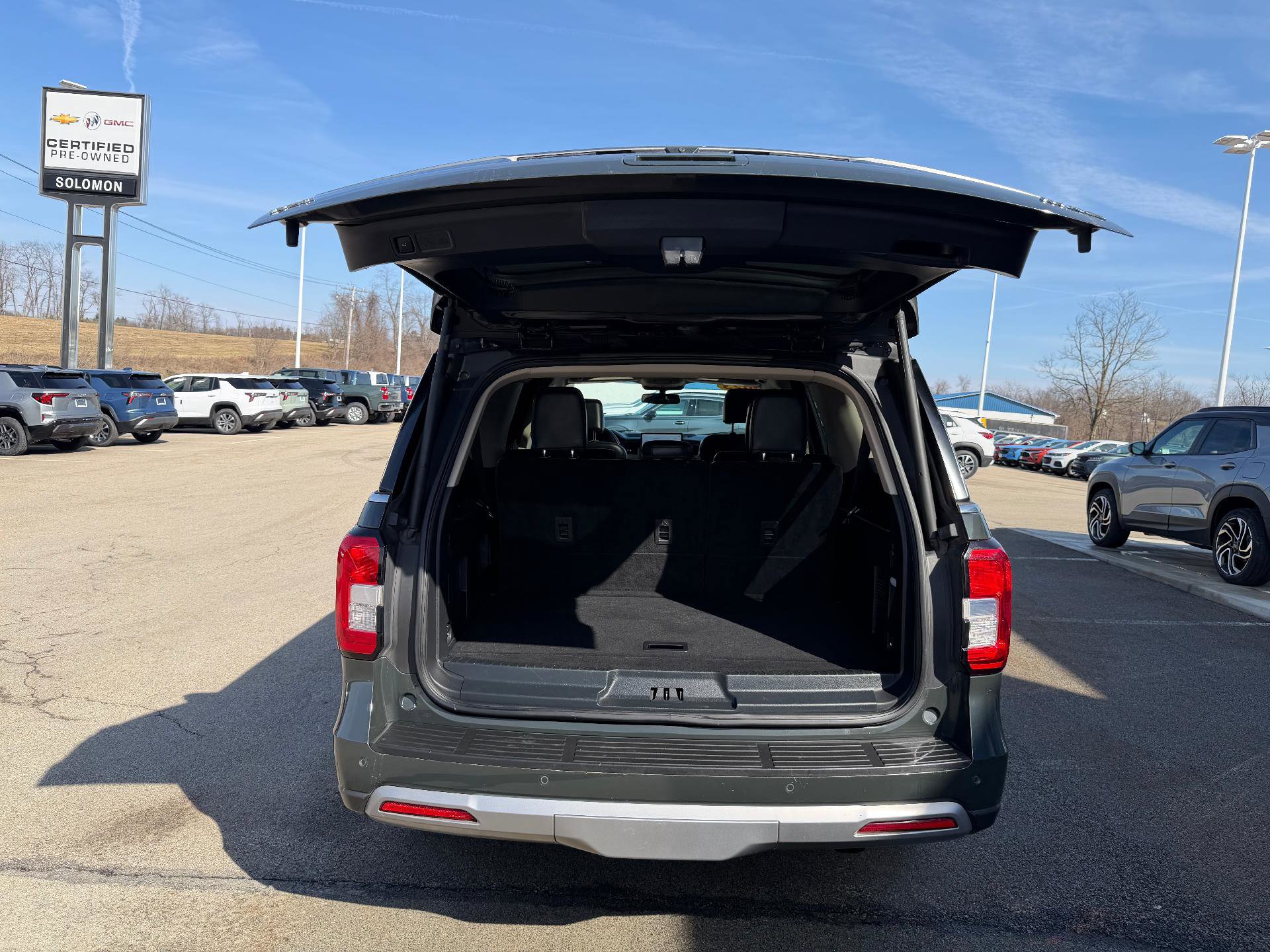 Used 2023 Ford Expedition Max XLT image 11