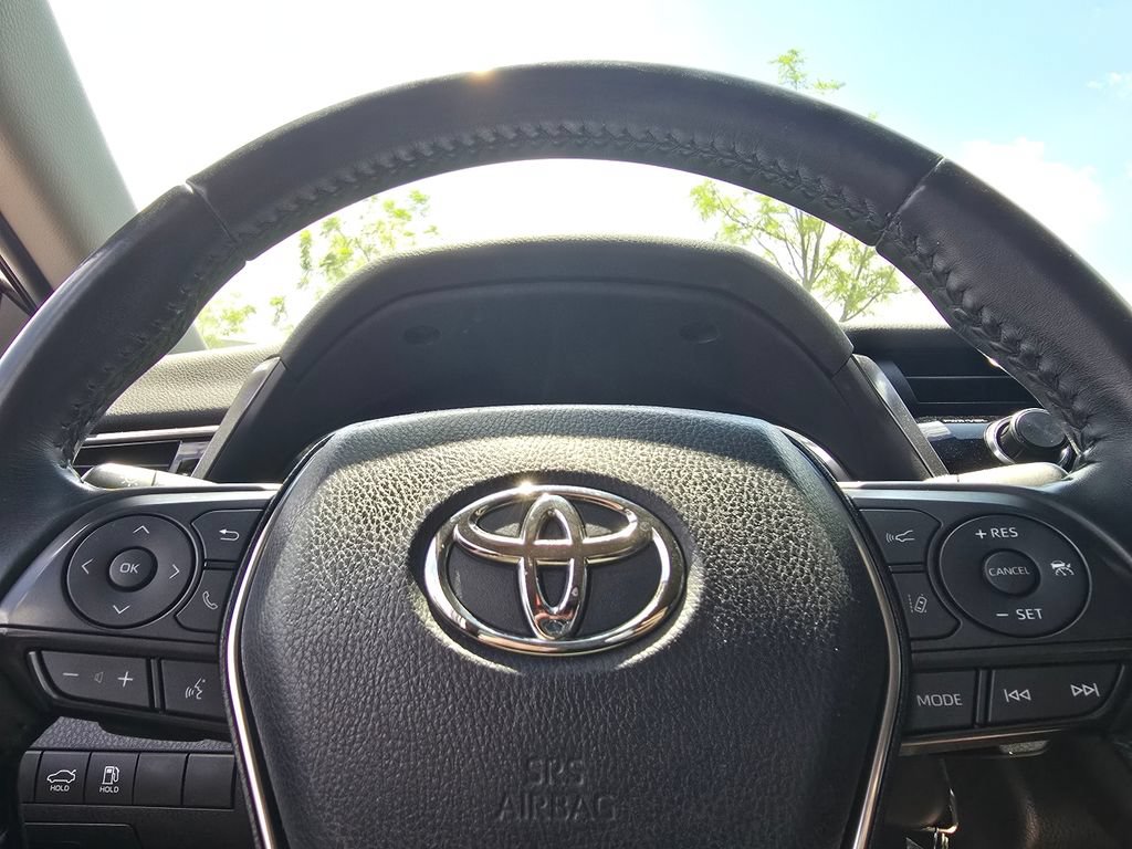 Used 2020 Toyota Camry SE FWD image 22
