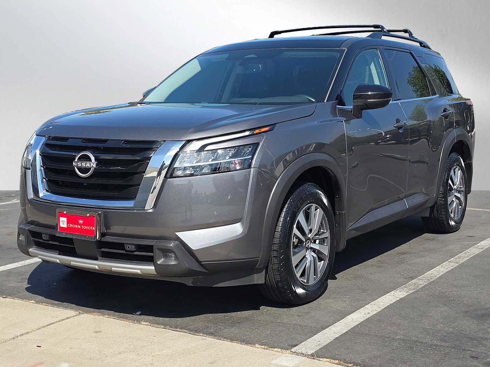 Used 2022 Nissan Pathfinder SL w/ Cargo Package image 7