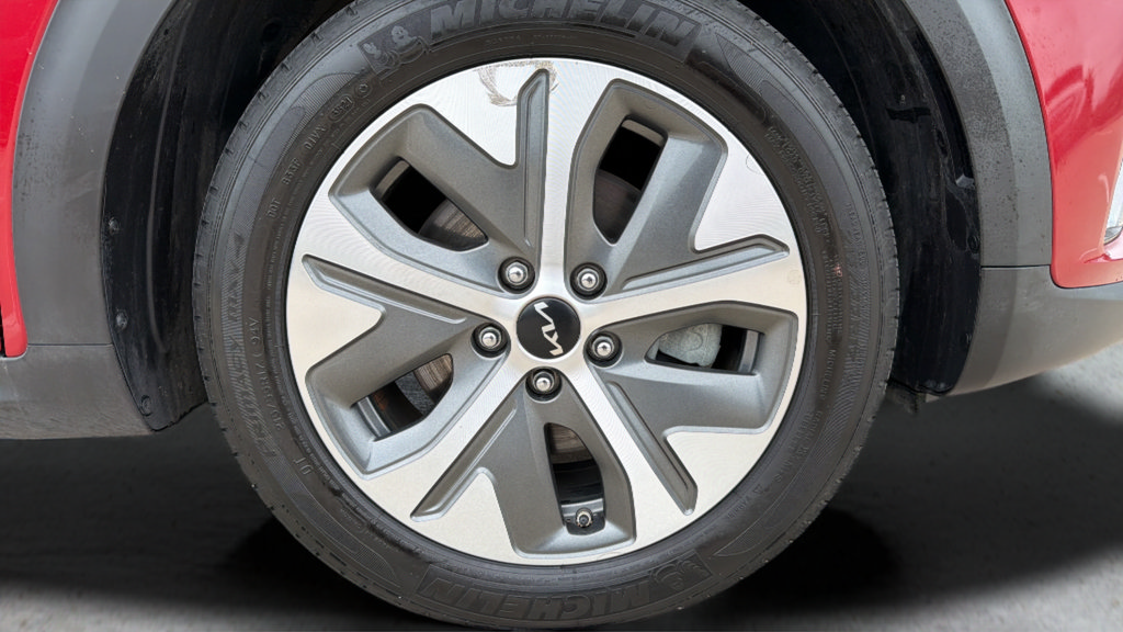 Used 2022 Kia Niro EX w/ Cold Weather Package FWD image 12
