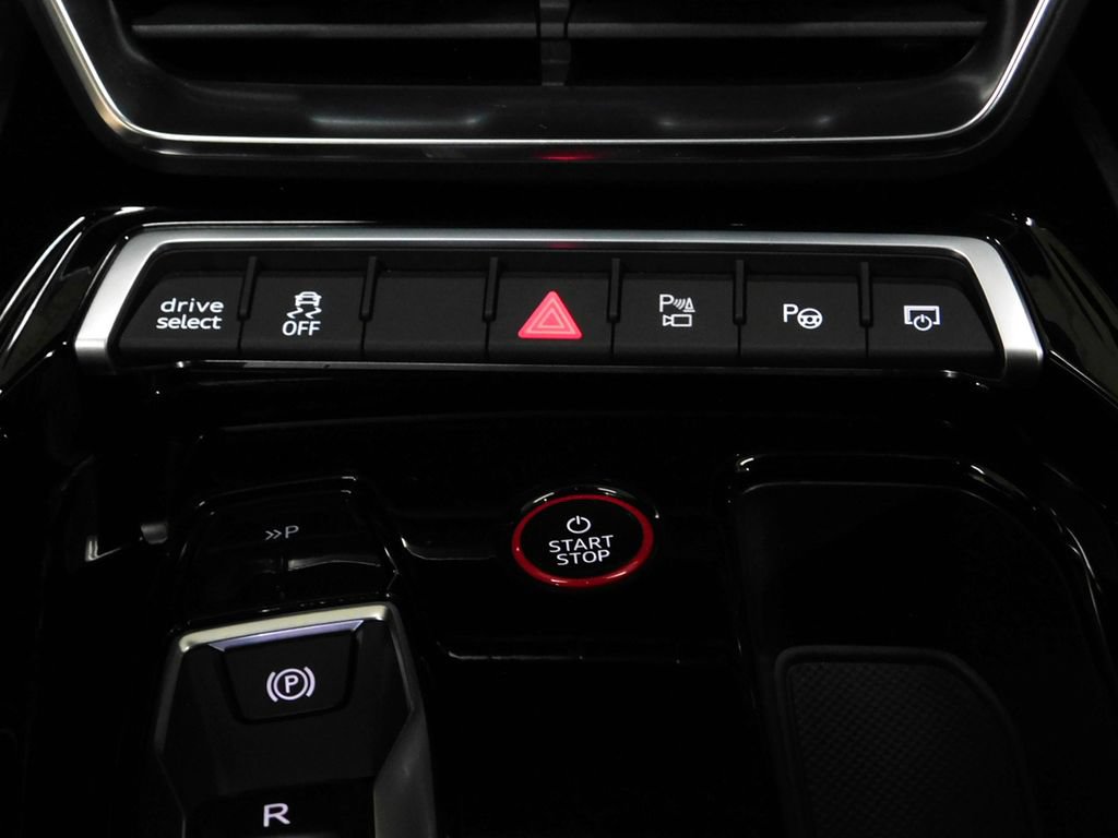 Used 2022 Audi RS e-tron GT AWD/4WD image 43