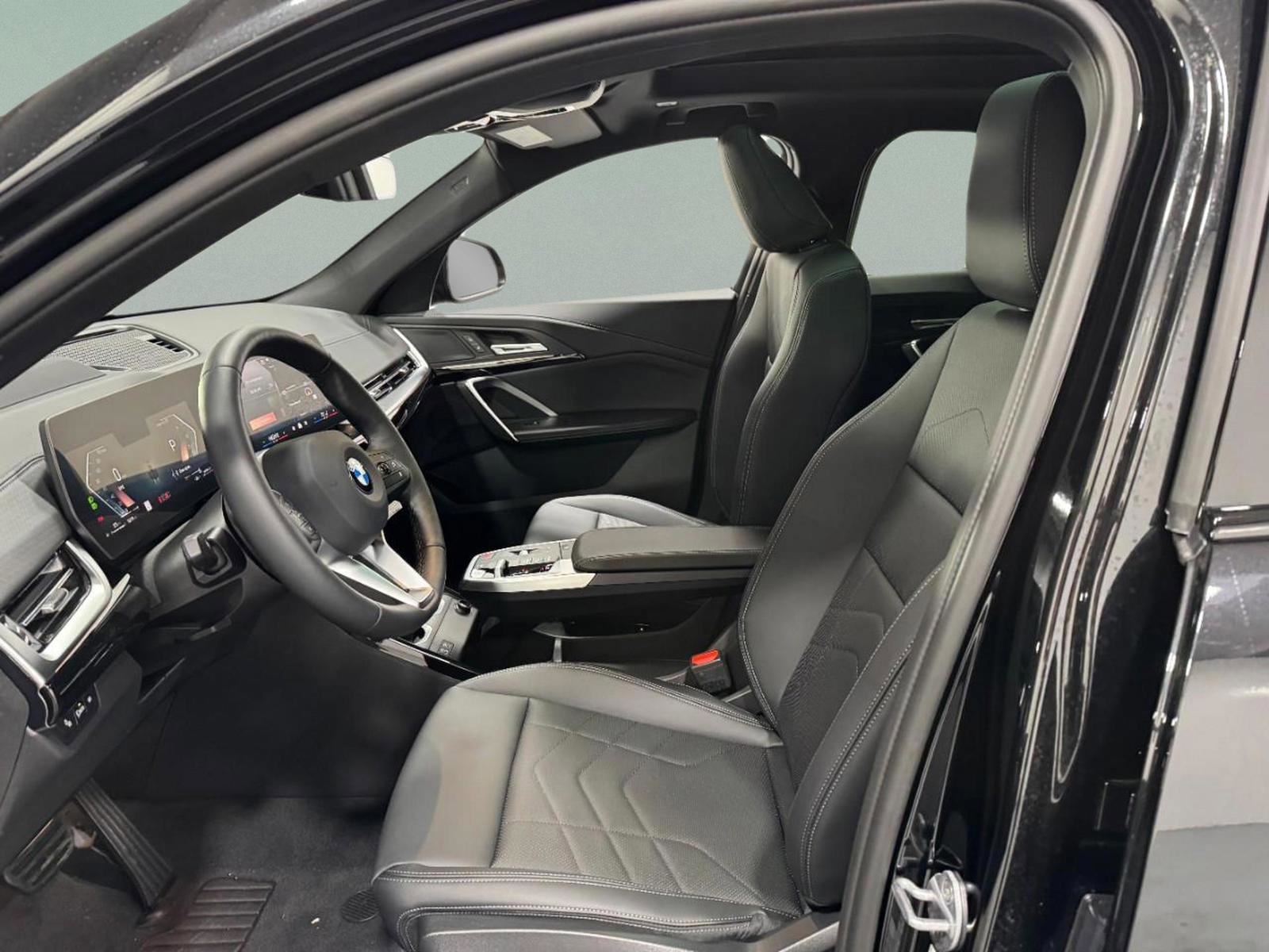 New 2026 BMW X2 xDrive28i w/ Technology Package image 23