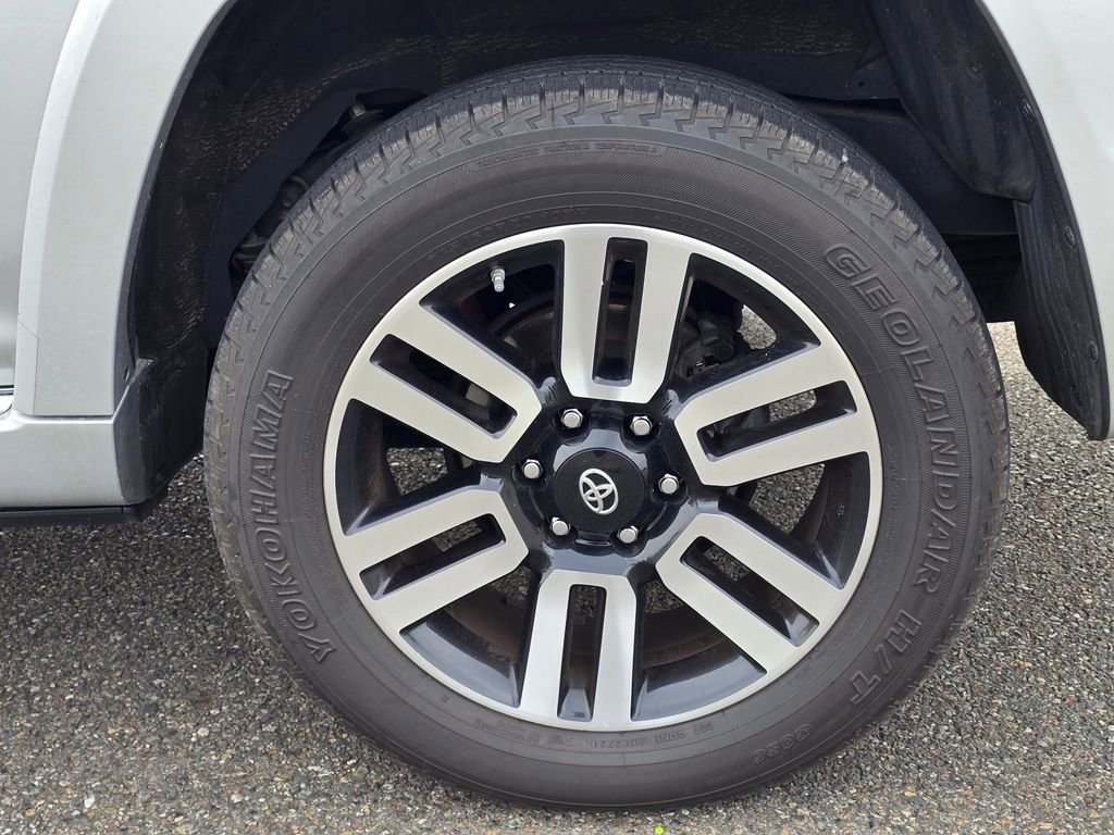 Used 2020 Toyota 4Runner Limited AWD/4WD image 9