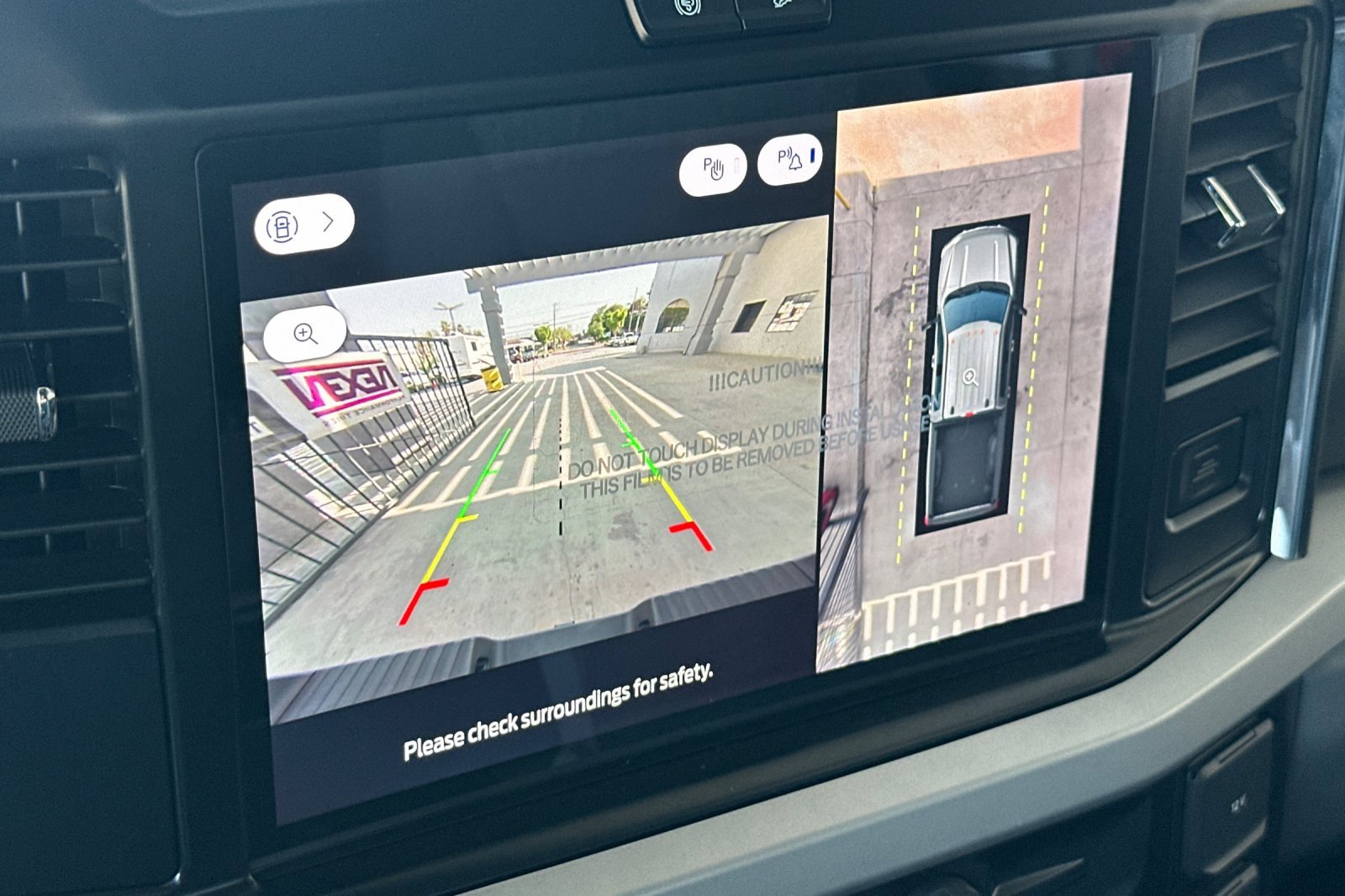 New 2025 Ford F250 XLT w/ Black Appearance Package image 19