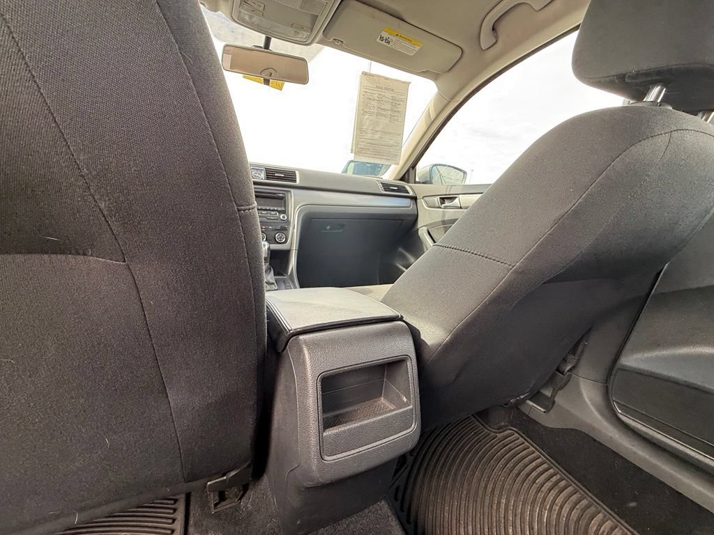 Used 2013 Volkswagen Passat 2.5 S FWD image 18