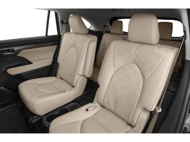 Used 2021 Toyota Highlander Platinum AWD/4WD image 16