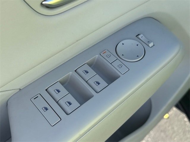 Used 2024 Hyundai Kona Limited image 14