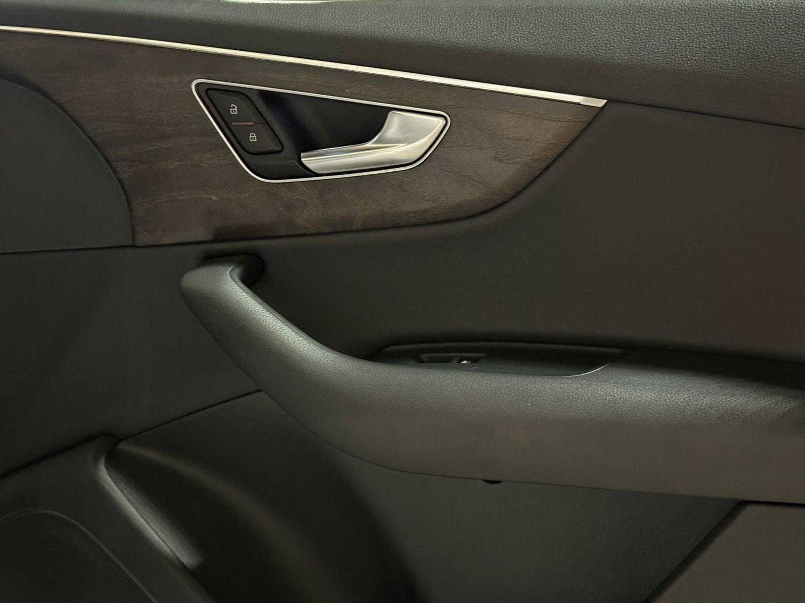 Used 2020 Audi Q7 3.0T Premium Plus image 25