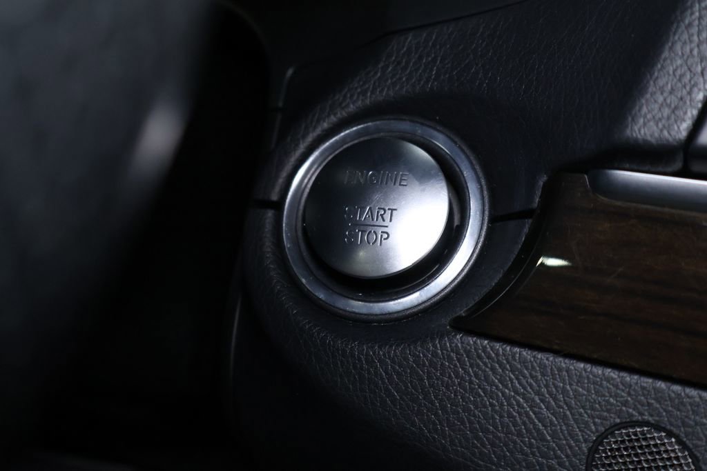 Used 2017 Mercedes-Benz E 400 4MATIC Coupe image 31