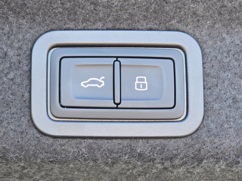 New 2025 Audi A6 Premium Plus image 17