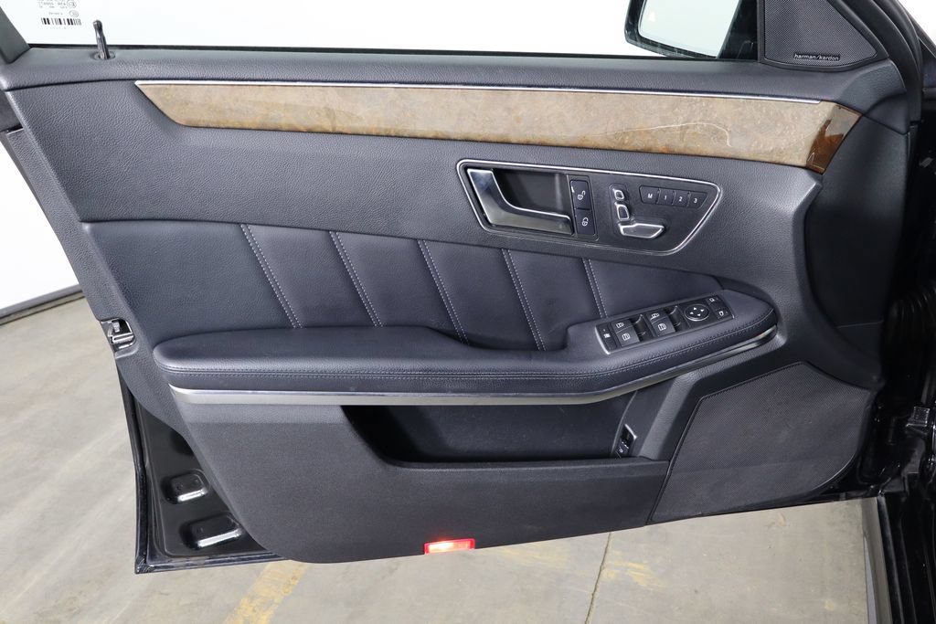 Used 2014 Mercedes-Benz E 550 4MATIC Sedan image 18