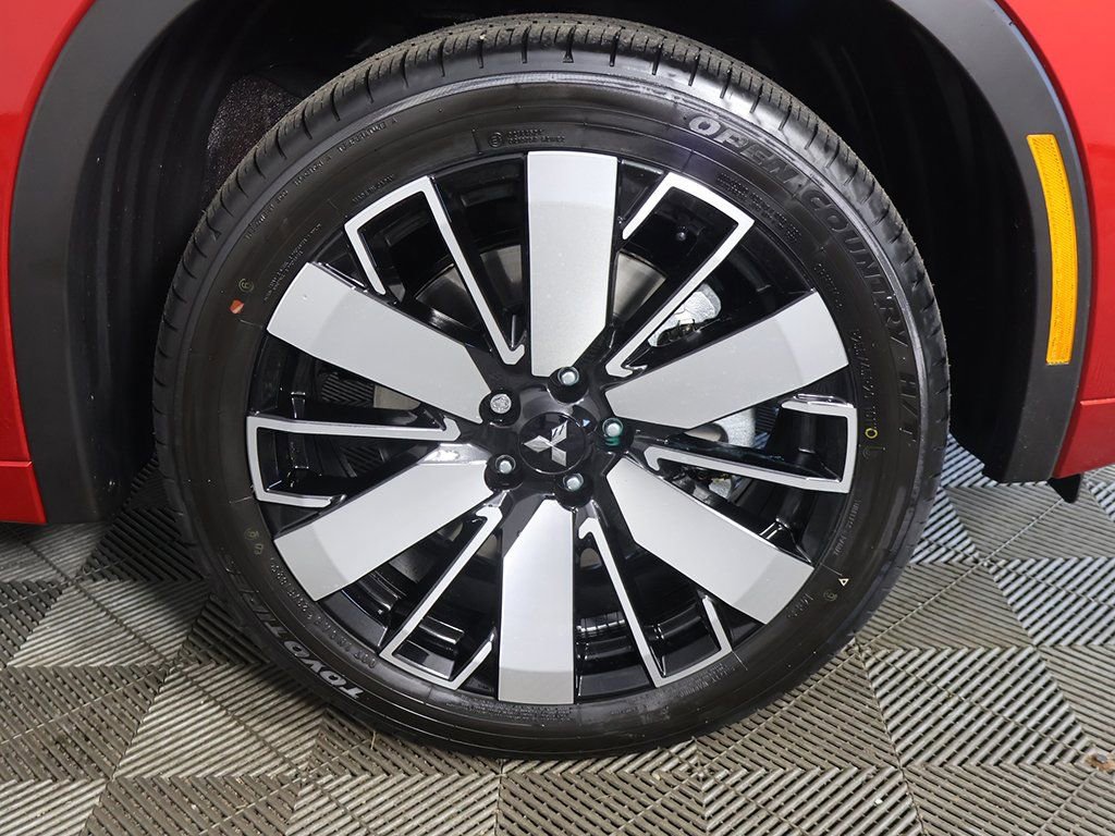New 2025 Mitsubishi Outlander SEL image 29