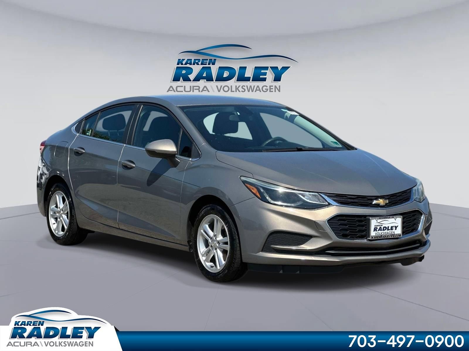 Used 2018 Chevrolet Cruze LT w/ Convenience Package FWD image 1