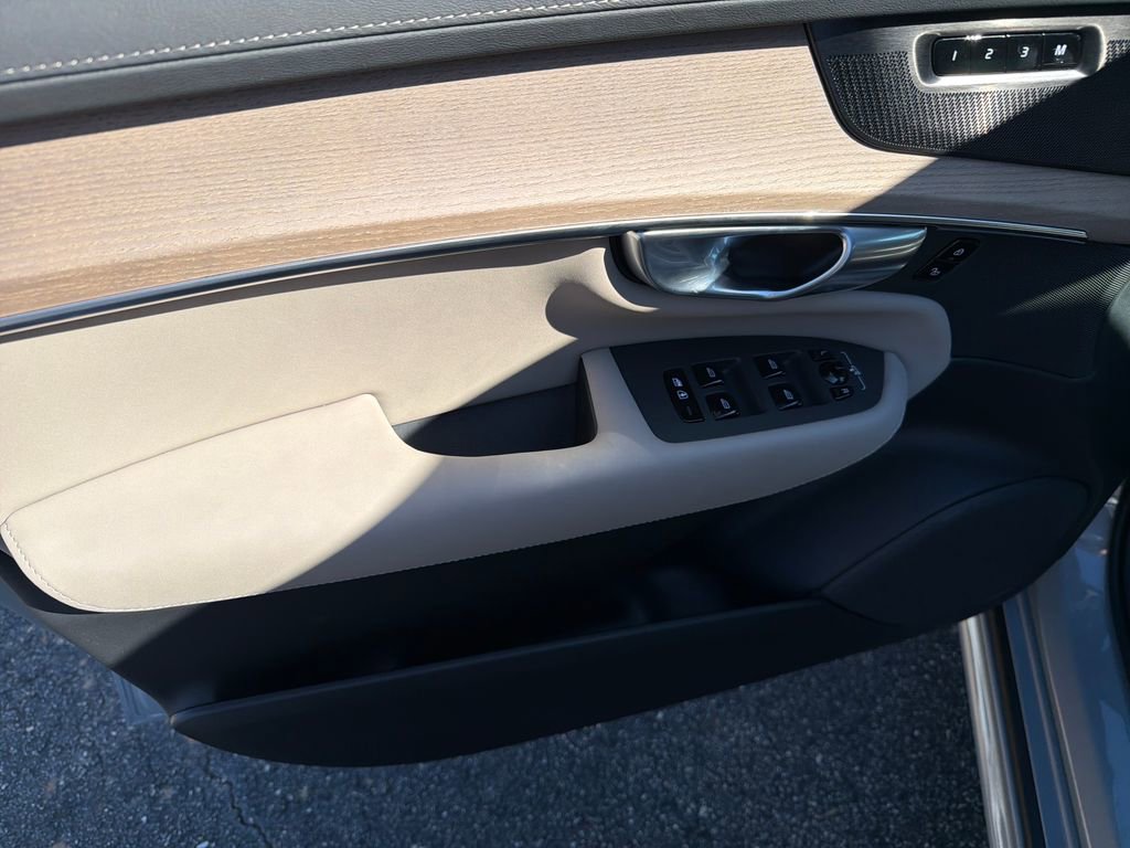 Used 2026 Volvo XC90 B6 Plus w/ Protection Package Premier image 13