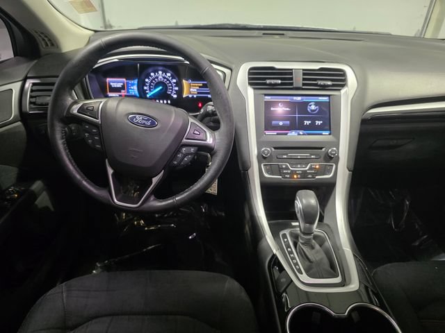 Used 2016 Ford Fusion SE FWD image 14