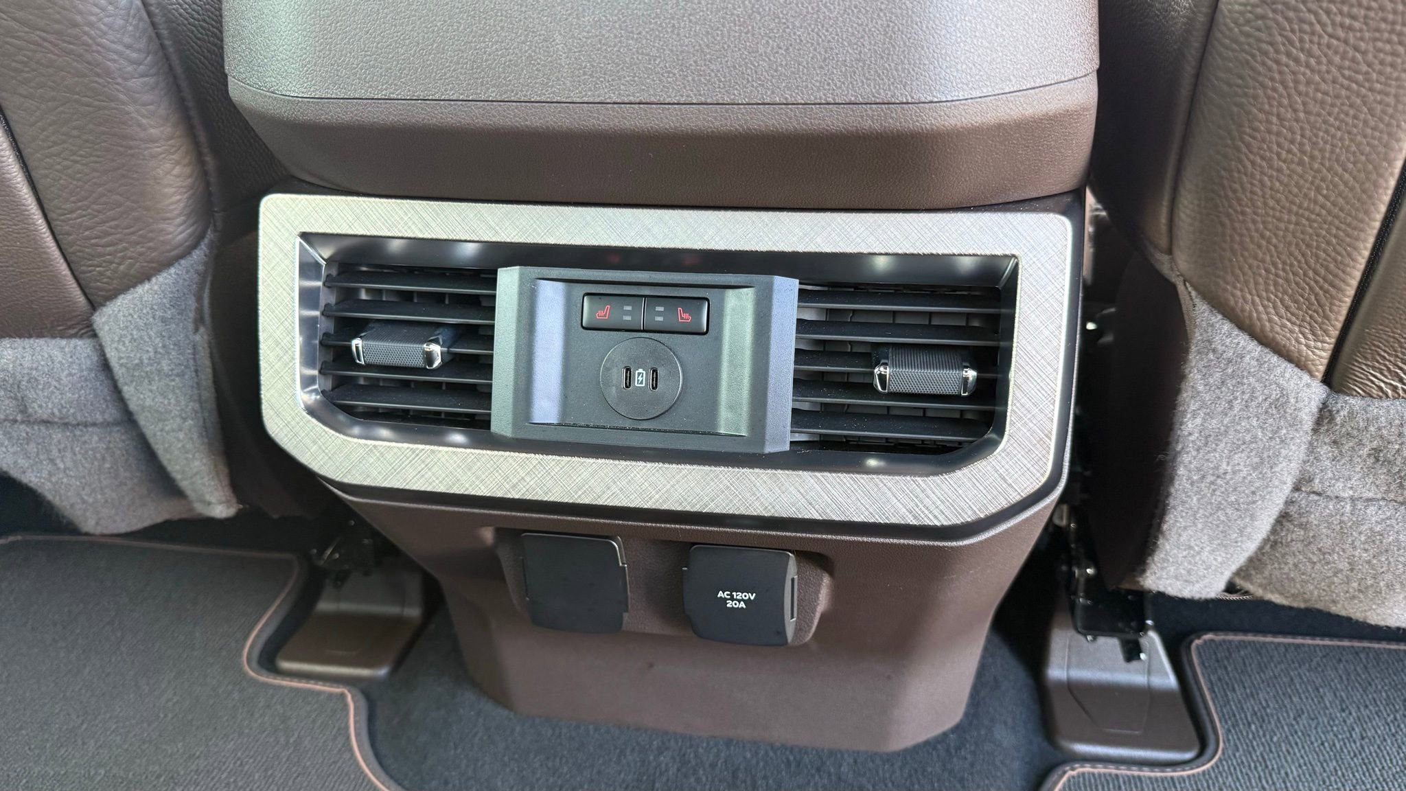 Used 2024 Ford F350 King Ranch w/ Chrome Package image 29